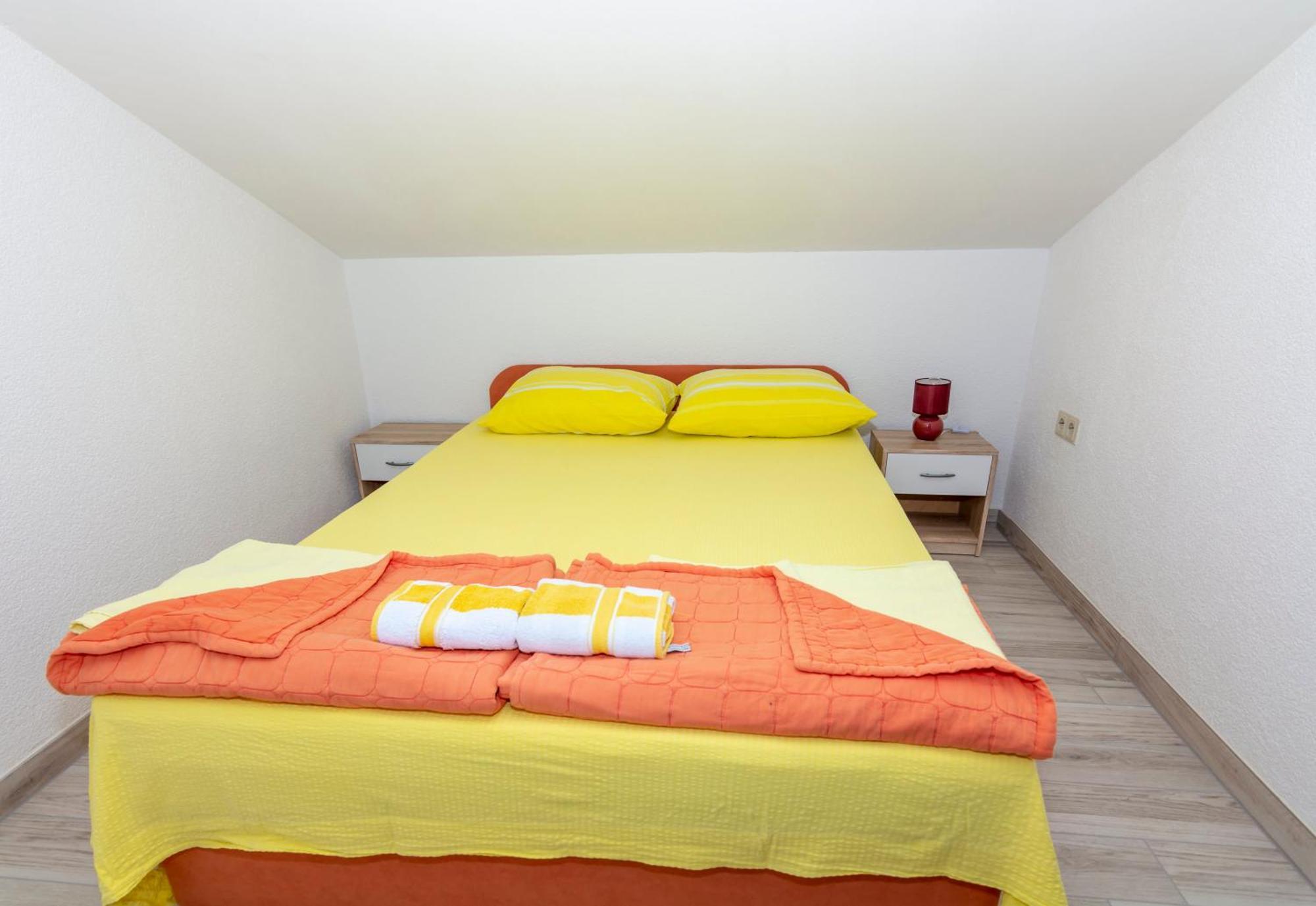 Apartmani Filip Pag Town Buitenkant foto